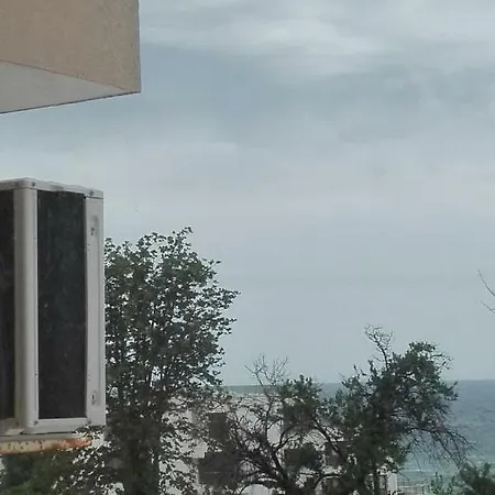 Apartman On The Beach *
